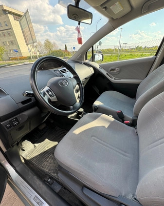 Toyota Yaris cena 15900 przebieg: 117000, rok produkcji 2007 z Mława małe 67